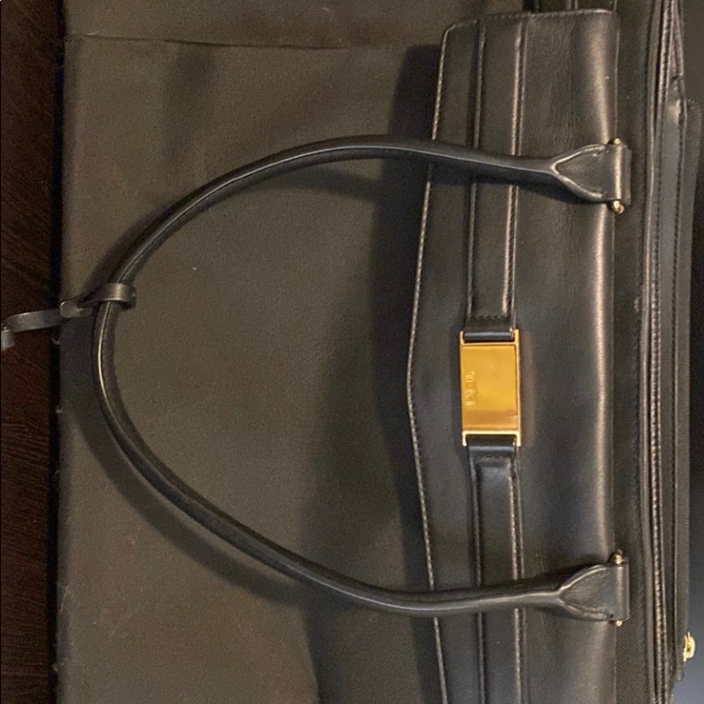 Tumi Larkin Hayward Briefcase Computer Bag Black Gold hardware. Good condition. - Picture 4 of 5